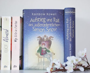Read more about the article [Rezension] Aufstieg und Fall des außerordentlichen Simon Snow – Rainbow Rowell