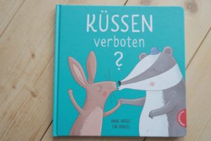 Read more about the article [Buchtipp] Küssen verboten? – Anne Hassel